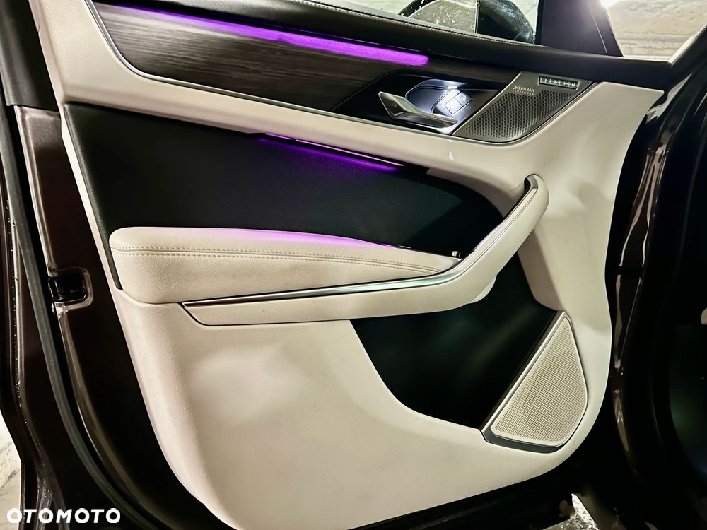 Jaguar F-Pace P400 AWD R-Dynamic S - 26