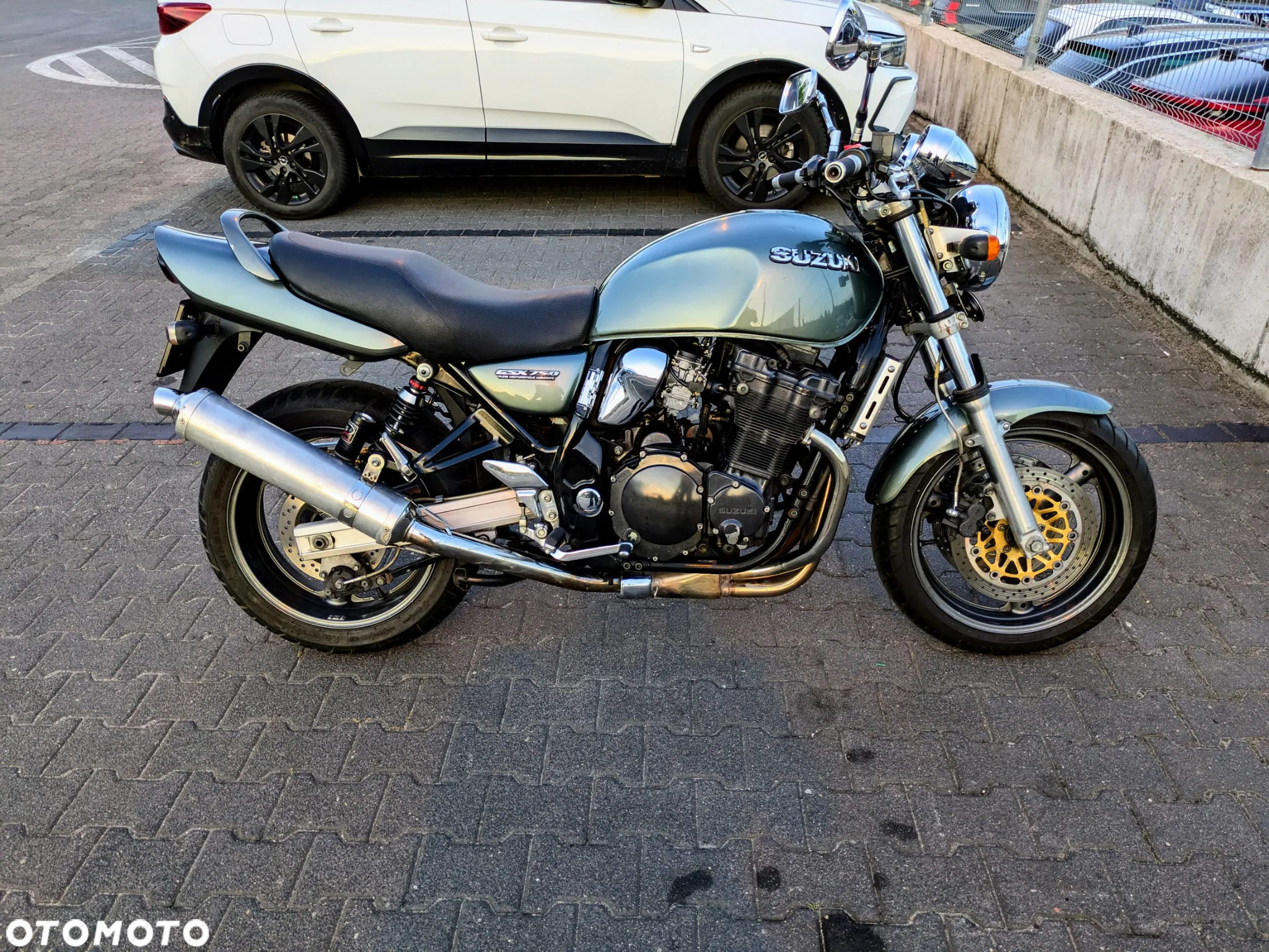Suzuki GSX - 3