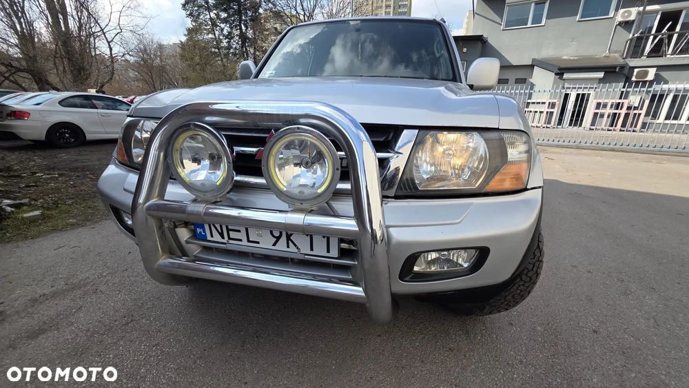 Mitsubishi Pajero - 27