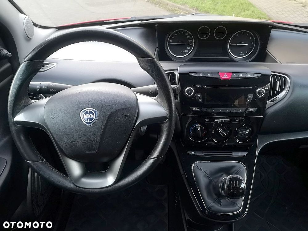 Lancia Ypsilon 1.2 8V Black&Red S&S - 19