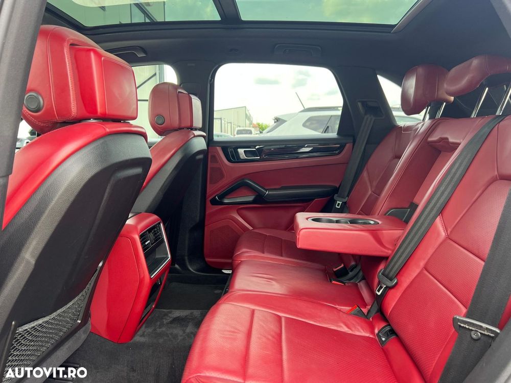Porsche Cayenne - 38