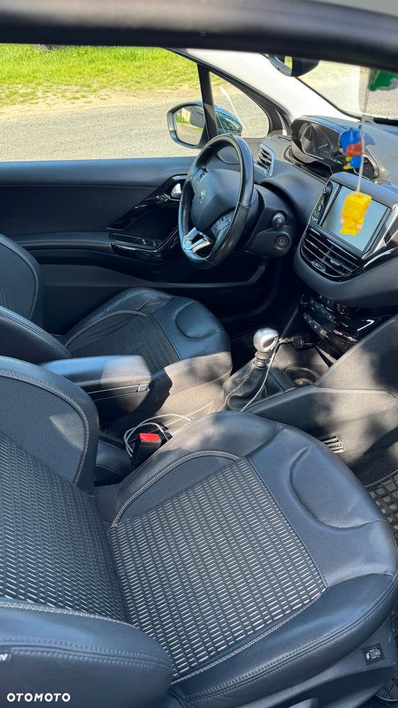 Peugeot 208 1.6 e-HDi Allure STT - 4