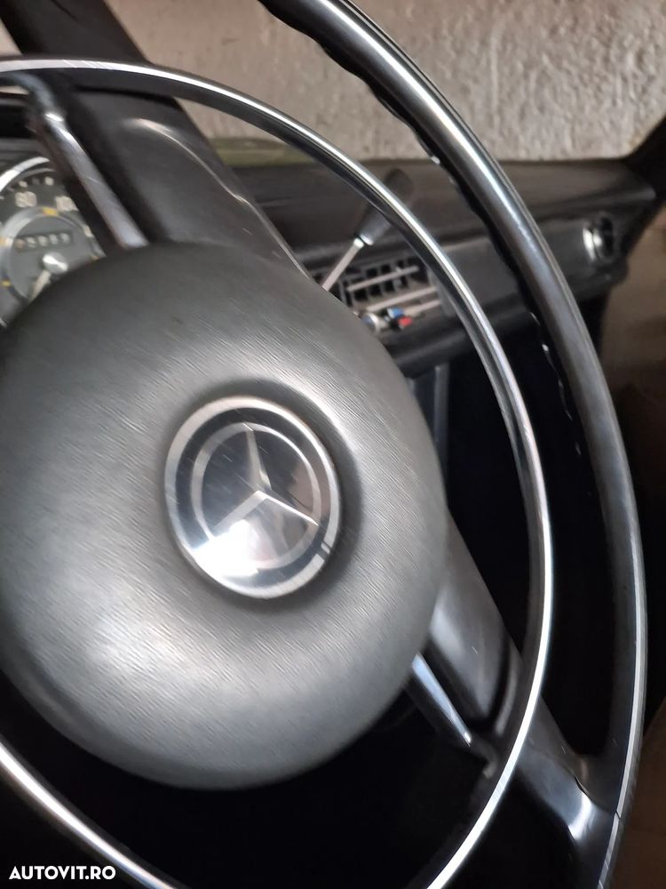 Mercedes-Benz W115 - 10