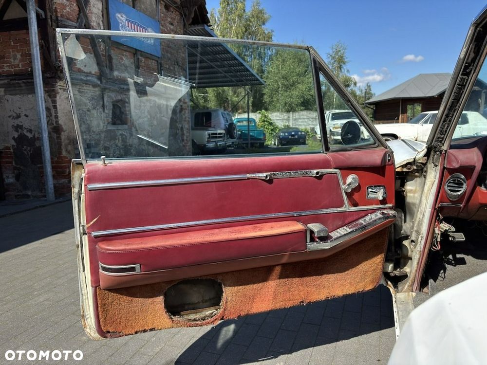 Cadillac Deville - 28