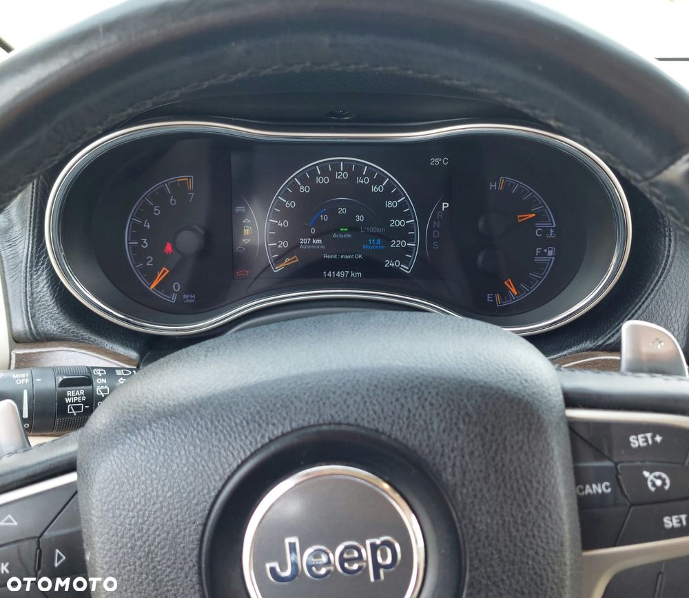 Jeep Grand Cherokee - 12