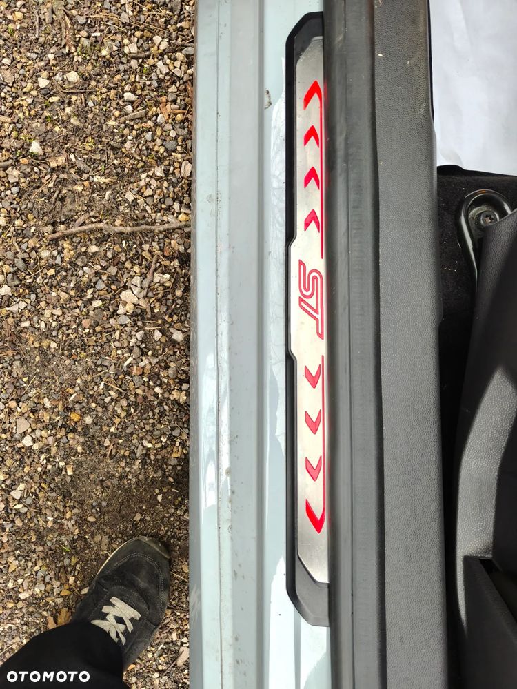 Ford Fiesta 1.6 EcoBoost ST200 - 22