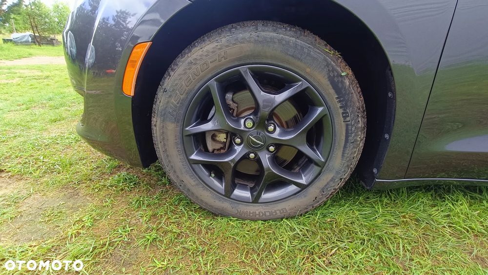 Chrysler Pacifica - 5