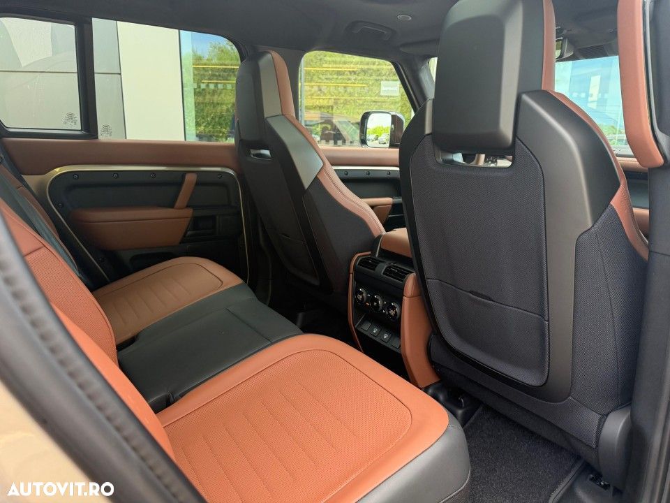 Land Rover Defender - 10