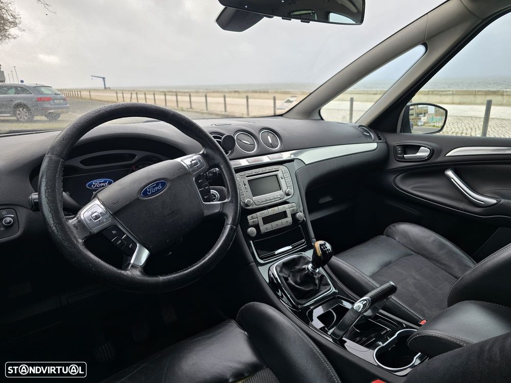 Ford S-Max 2.0 TDCi Titanium 7L - 23