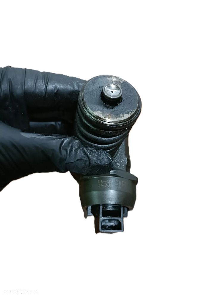 * VOLKSWAGEN GOLF V 03-09 r. 1,9 TDI POMPOWTRYSKI wtryskiwacze 0414720215 - 8