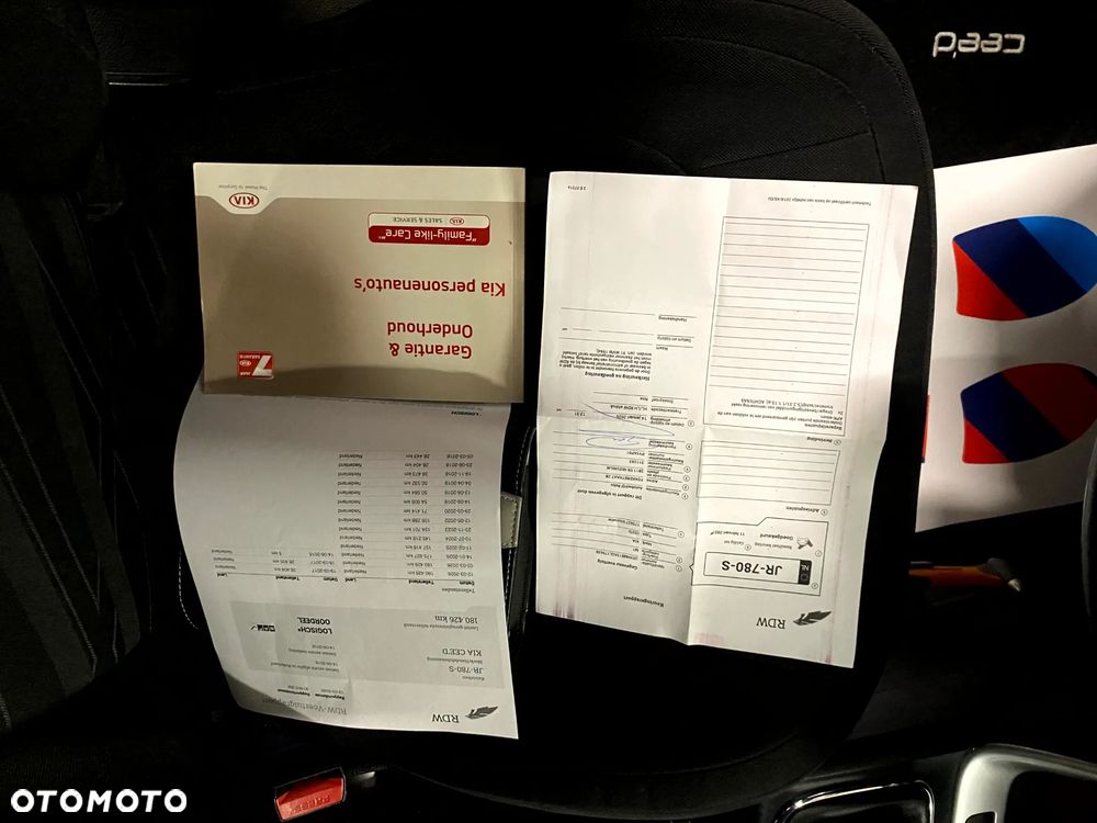 Kia Ceed 1.6 GDI ISG Platinum Edition - 23