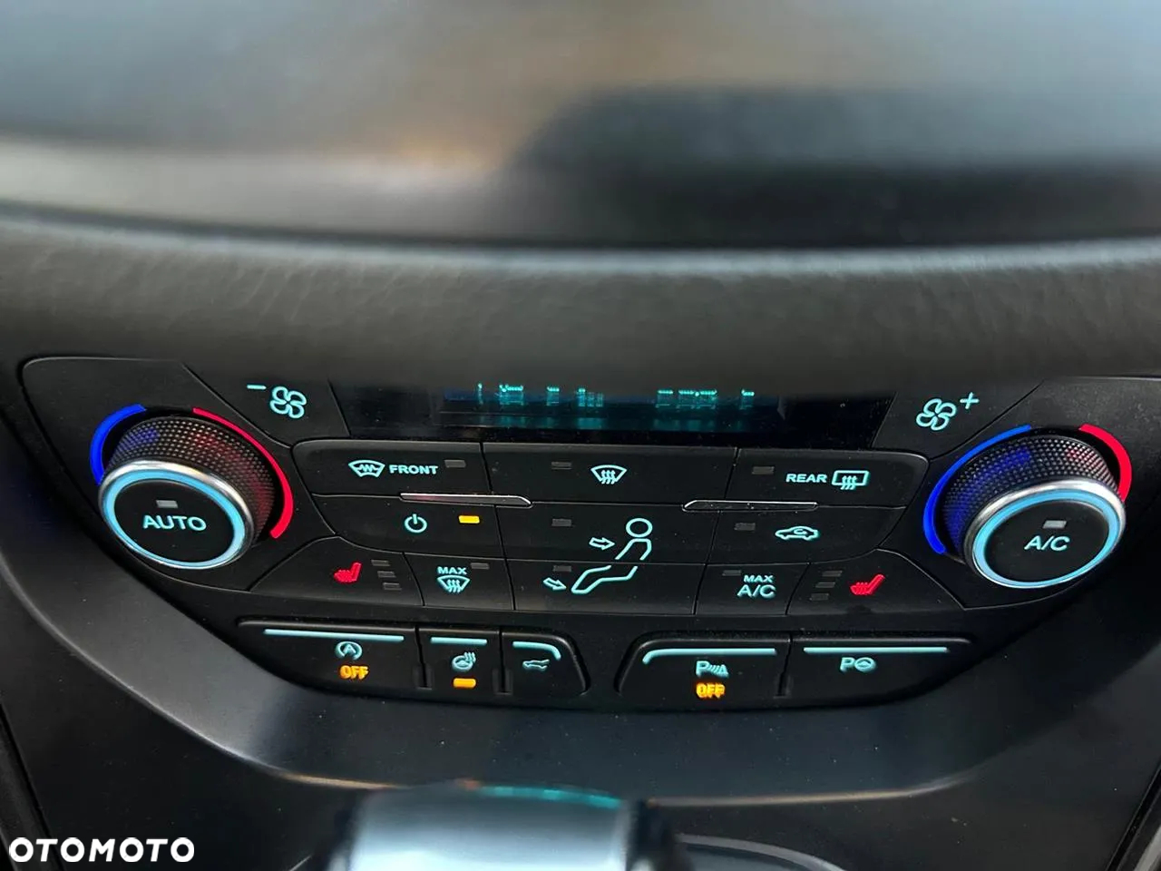 Ford Kuga 1.5 EcoBoost 4WD Titanium Plus - 33