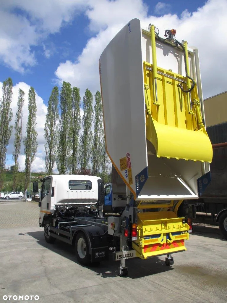 Isuzu p75 śmieciarka z nową zabudową IRIDE - 11