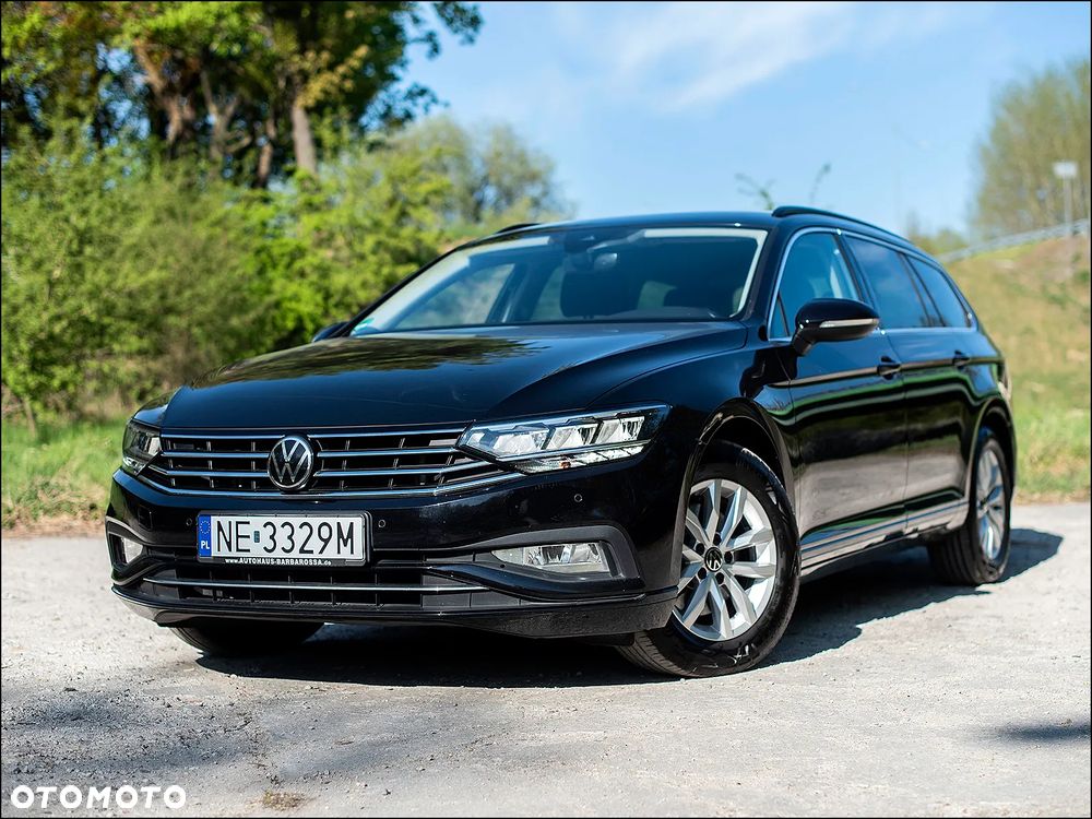 Volkswagen Passat - 1