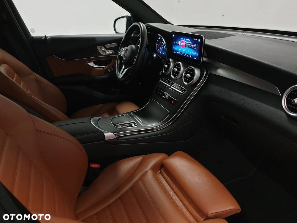 Mercedes-Benz GLC 300 d 4Matic 9G-TRONIC AMG Line Plus - 40