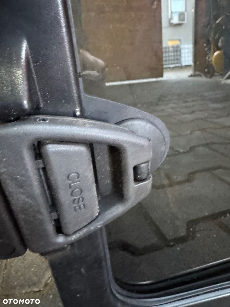 Szyba drzwi rozsuwane Transit Turneo Custom - 2