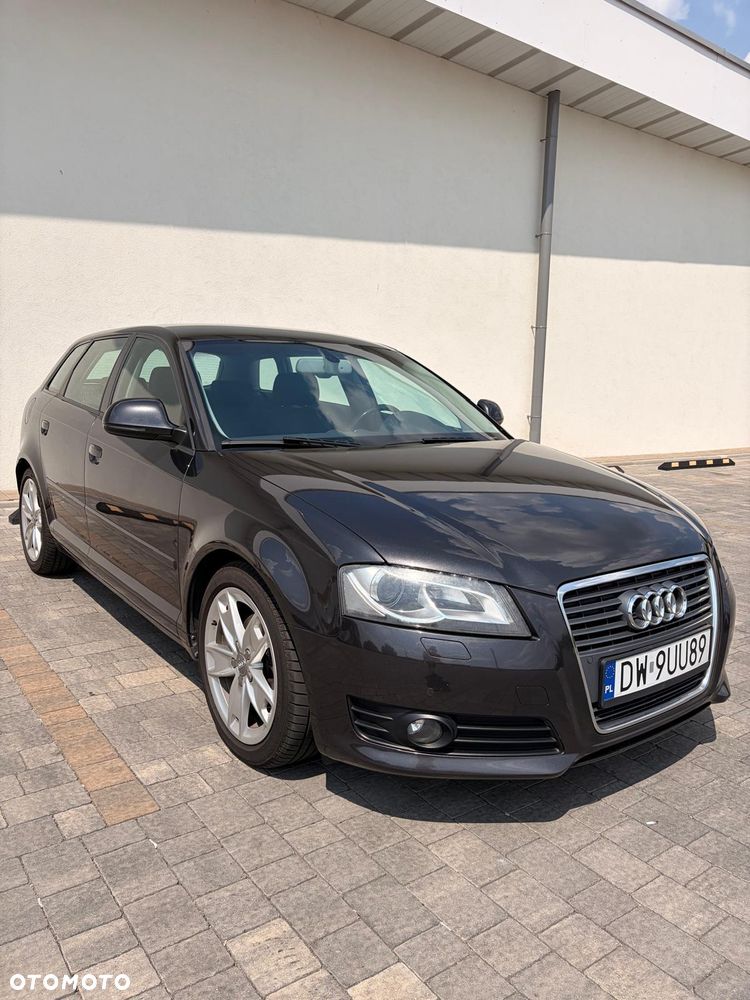 Audi A3 Sportback - 1