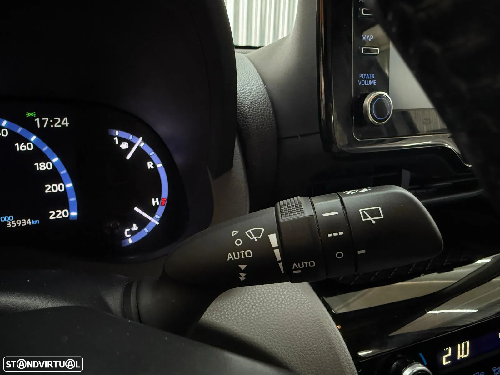 Toyota Yaris Cross 1.5 HDF Comfort Plus - 24