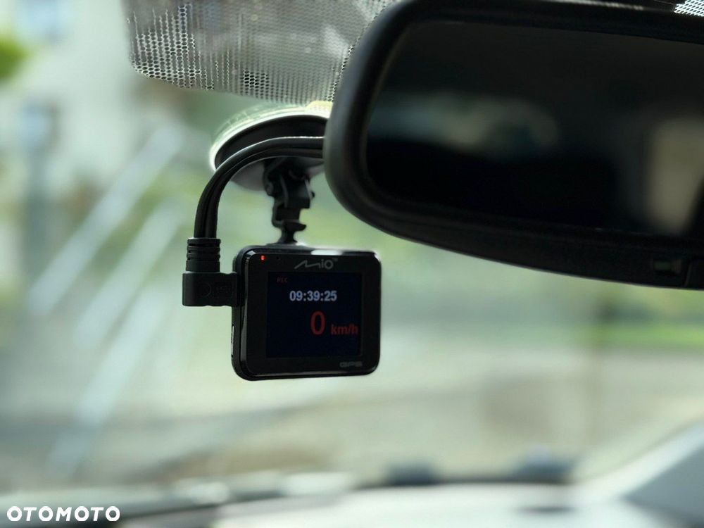 Toyota Avensis 2.0 VVT-i Combi Executive - 23