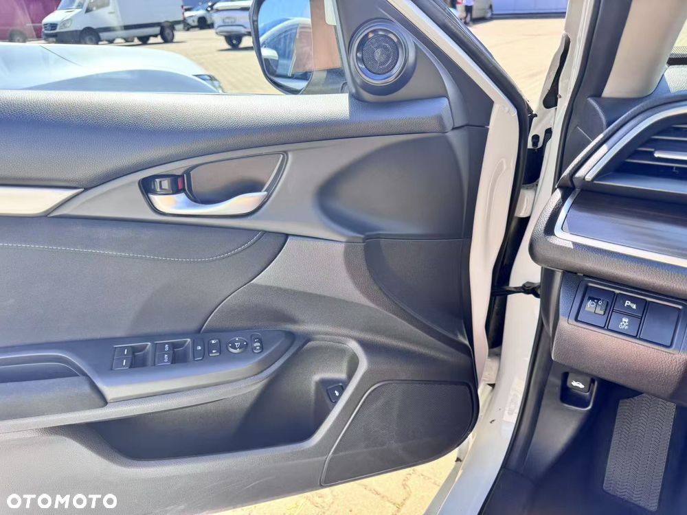 Honda Civic 1.5 i-VTEC Turbo CVT Elegance - 7