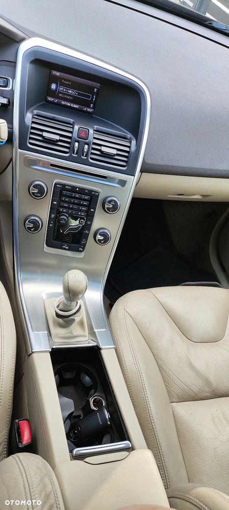 Volvo XC 60 D5 AWD Kinetic - 6
