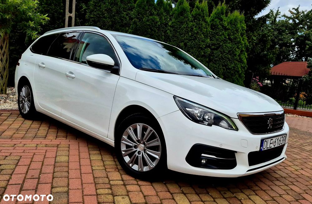 Peugeot 308 SW BlueHDi 130 EAT8 Allure - 2