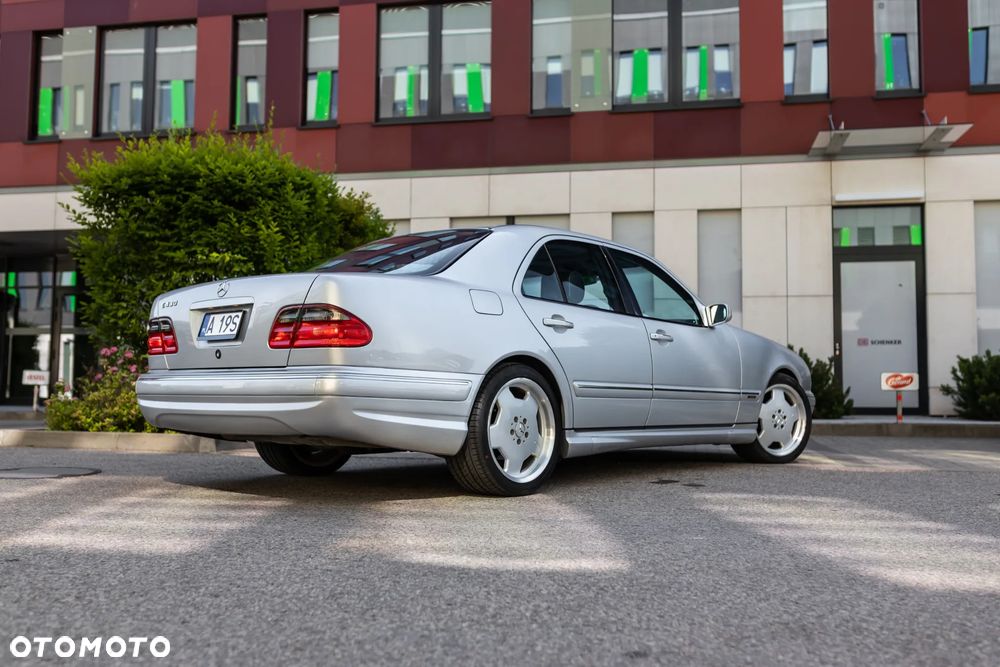 Mercedes-Benz Klasa E - 15