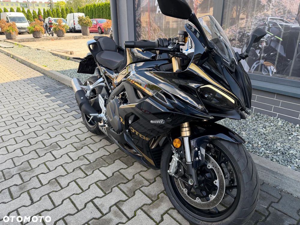 QJMOTOR SRK 800RR - 10