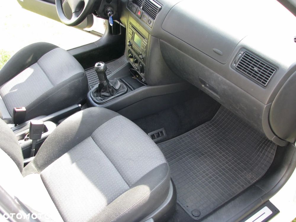 Volkswagen Golf - 8