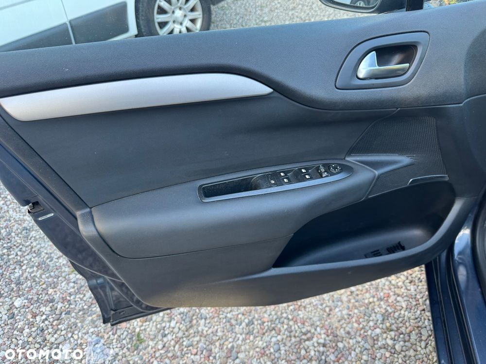 Citroën C4 HDi 115 Exclusive - 9