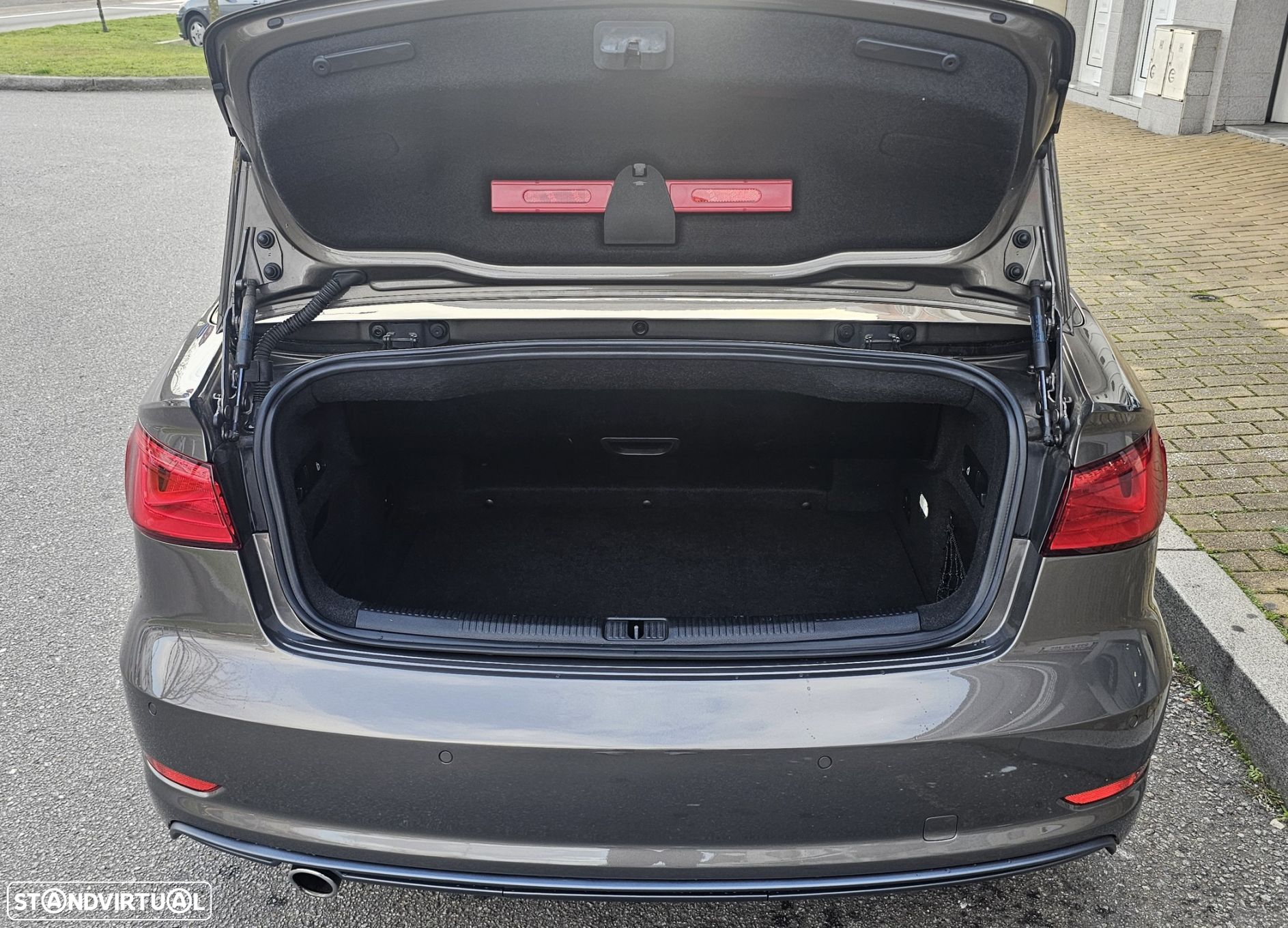 Audi A3 Cabrio 1.6 TDi S-line - 10