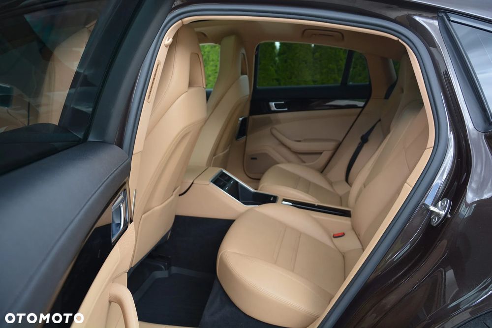Porsche Panamera 4 - 15