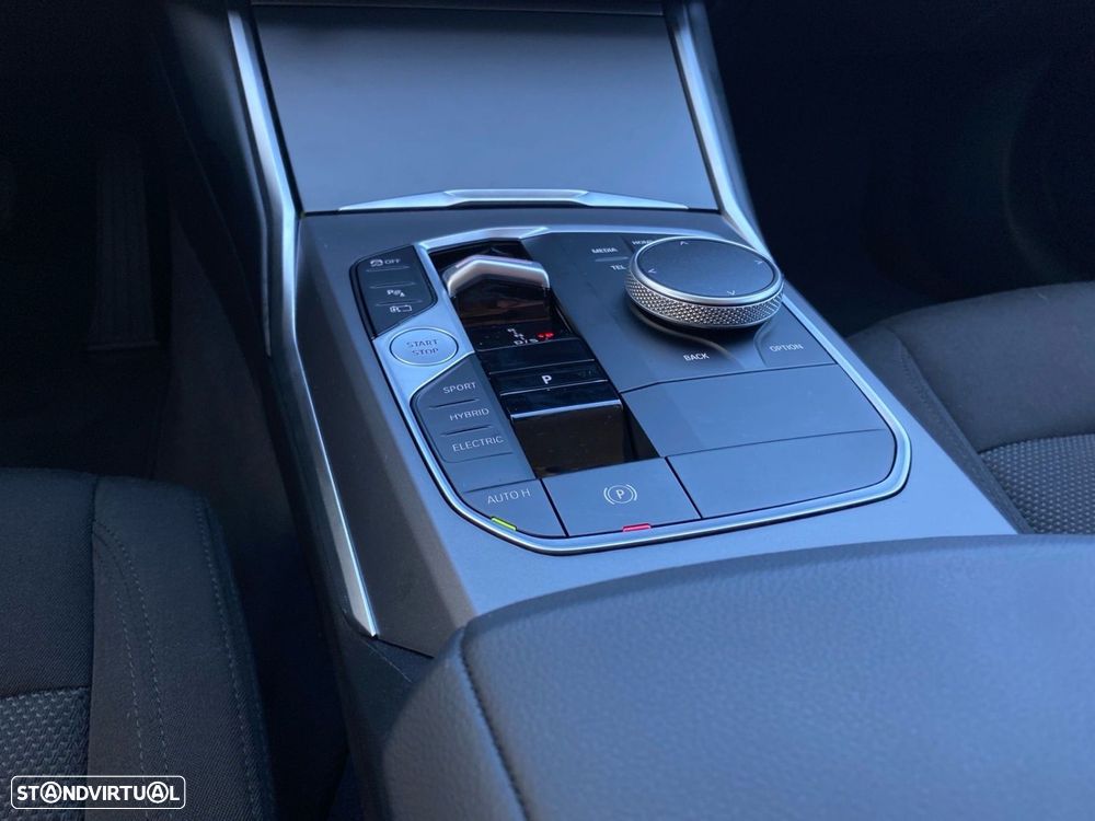 BMW 330 e Auto - 13