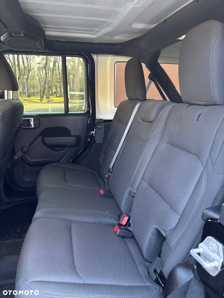 Jeep Wrangler Unlimited GME 2.0 Turbo Sahara - 14