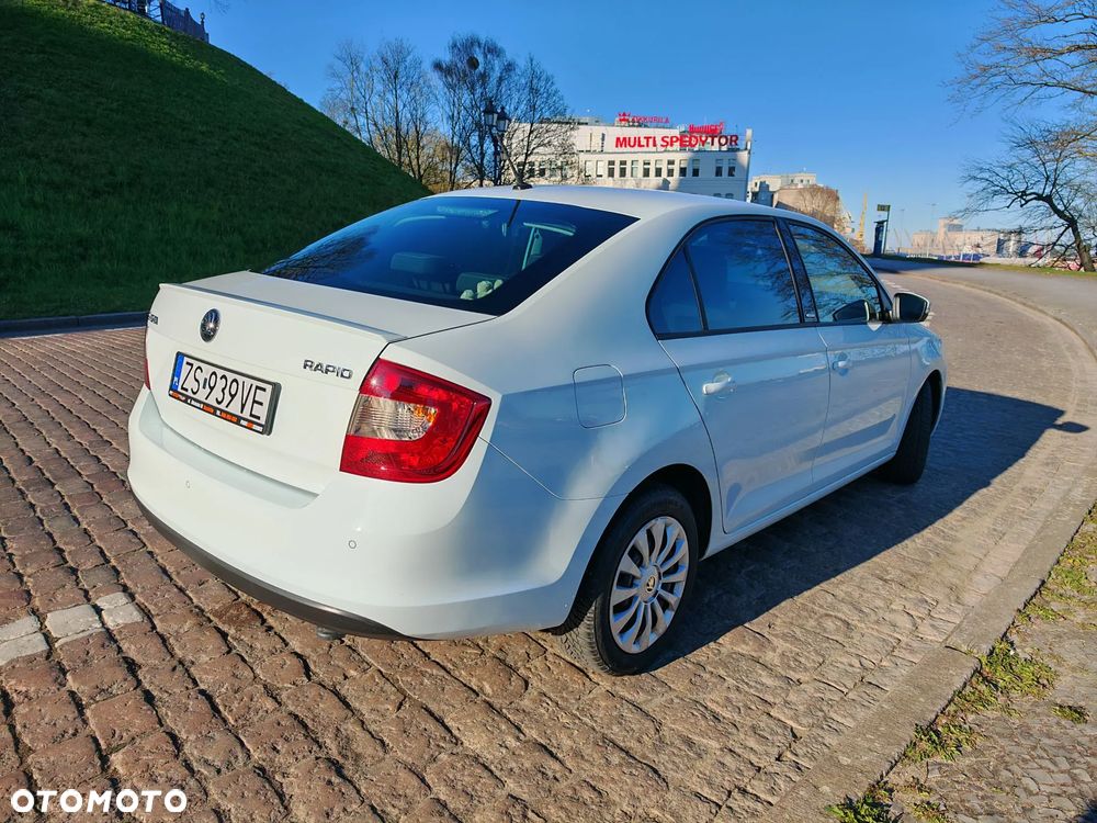 Skoda RAPID Spb 1.4 TSI Joy DSG - 4