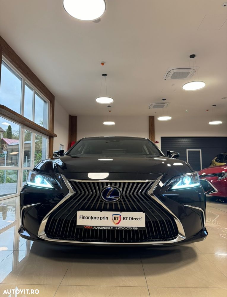 Lexus Seria ES 300h 2.5 TNGA HV 25H- 4X2 CVT Executive - 37