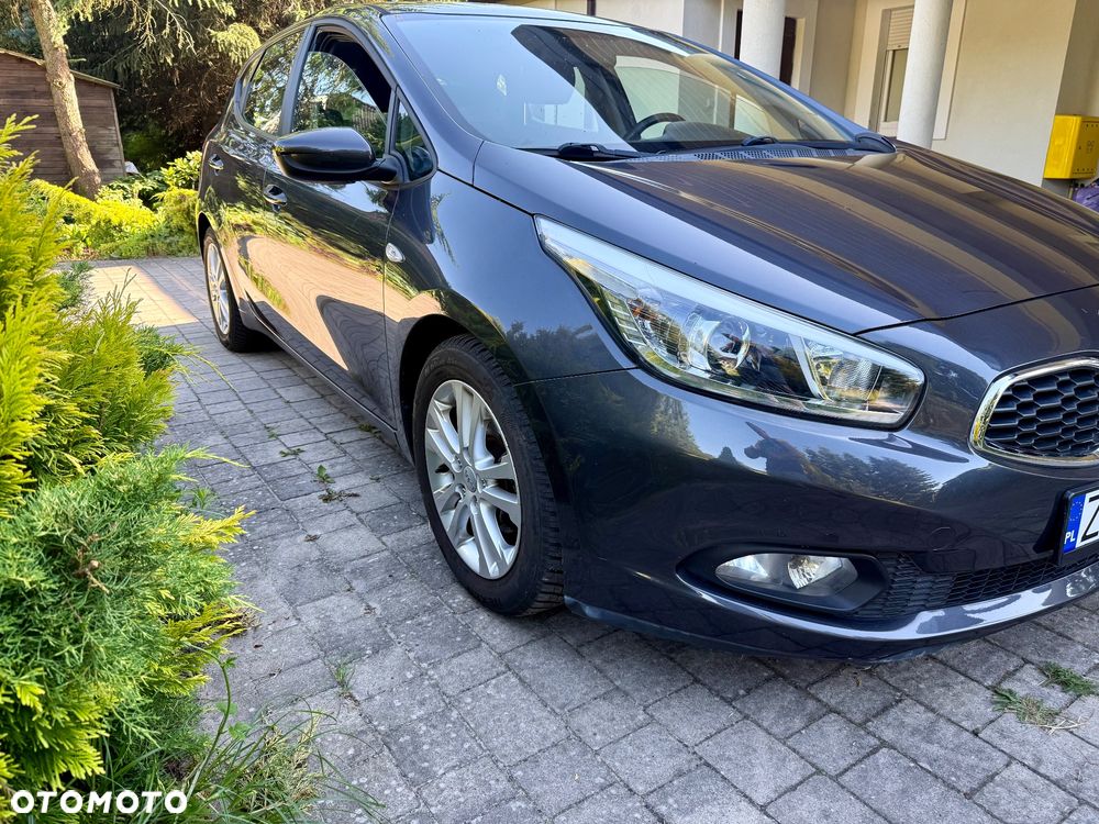 Kia Ceed - 13