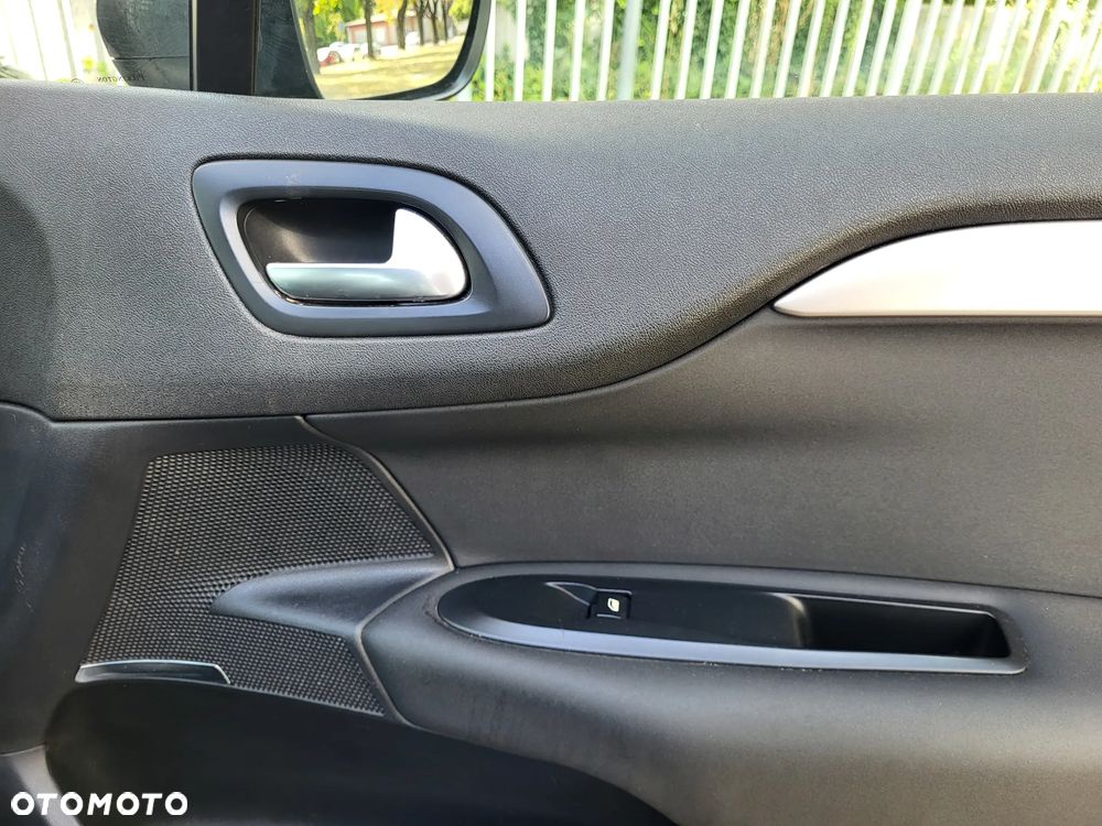 Citroën C4 1.6 BlueHDi Feel - 32