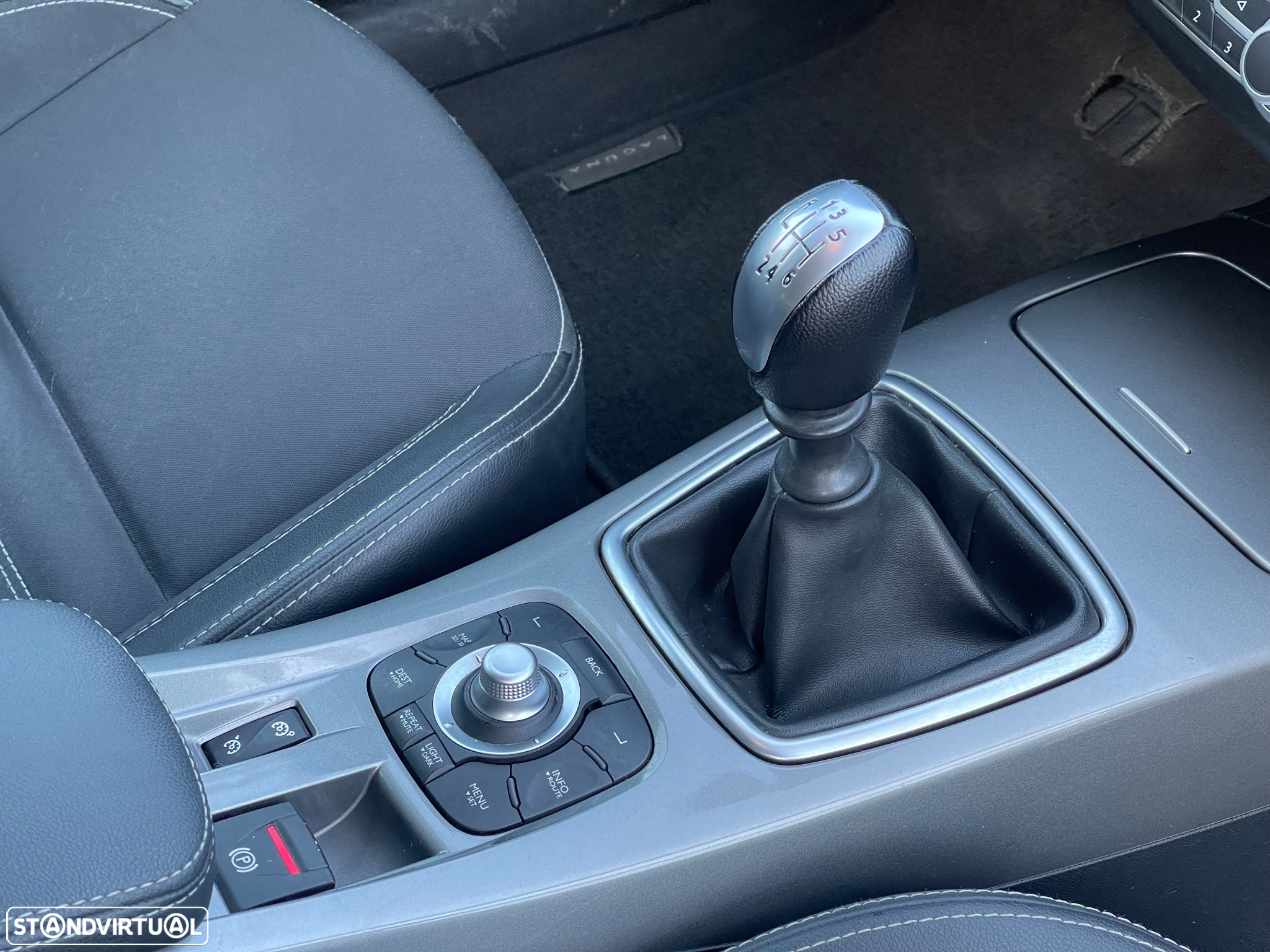 Renault Laguna Break 1.5 dCi Dynamique S - 15
