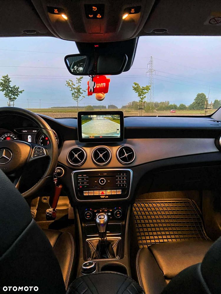 Mercedes-Benz CLA 200 - 5