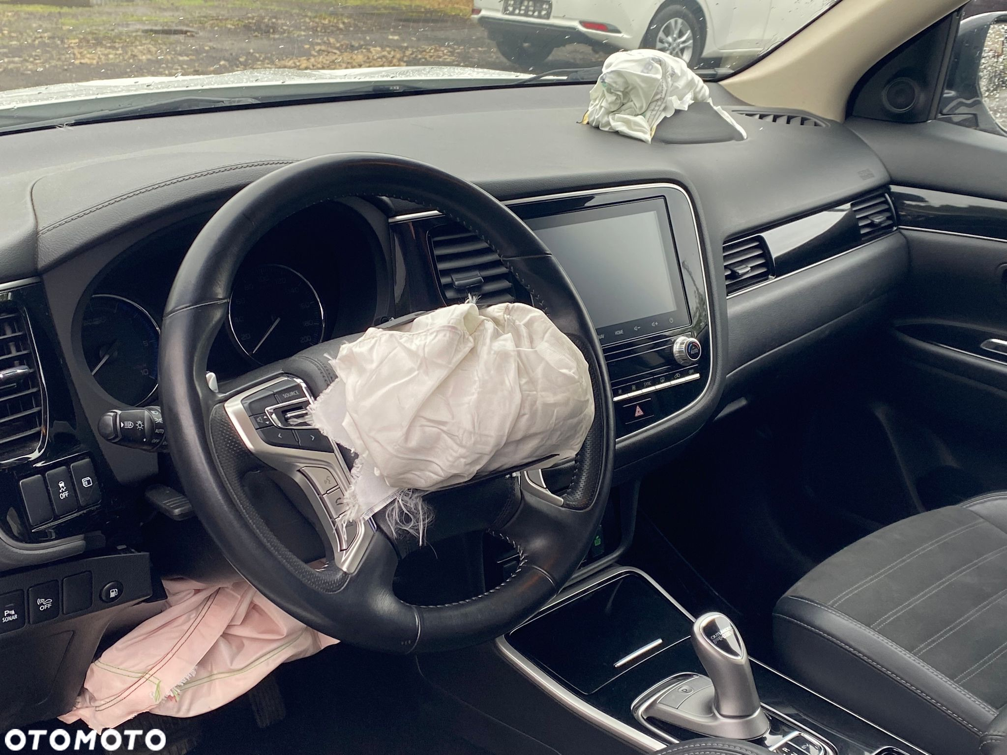Mitsubishi Outlander PHEV Instyle - 12