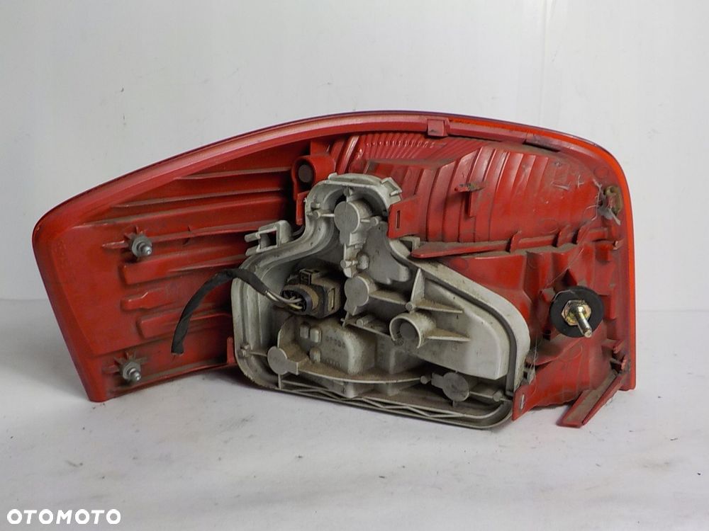 AUDI A3 II 8P LAMPA PRAWA TYŁ TYLNA 3D UK - 3