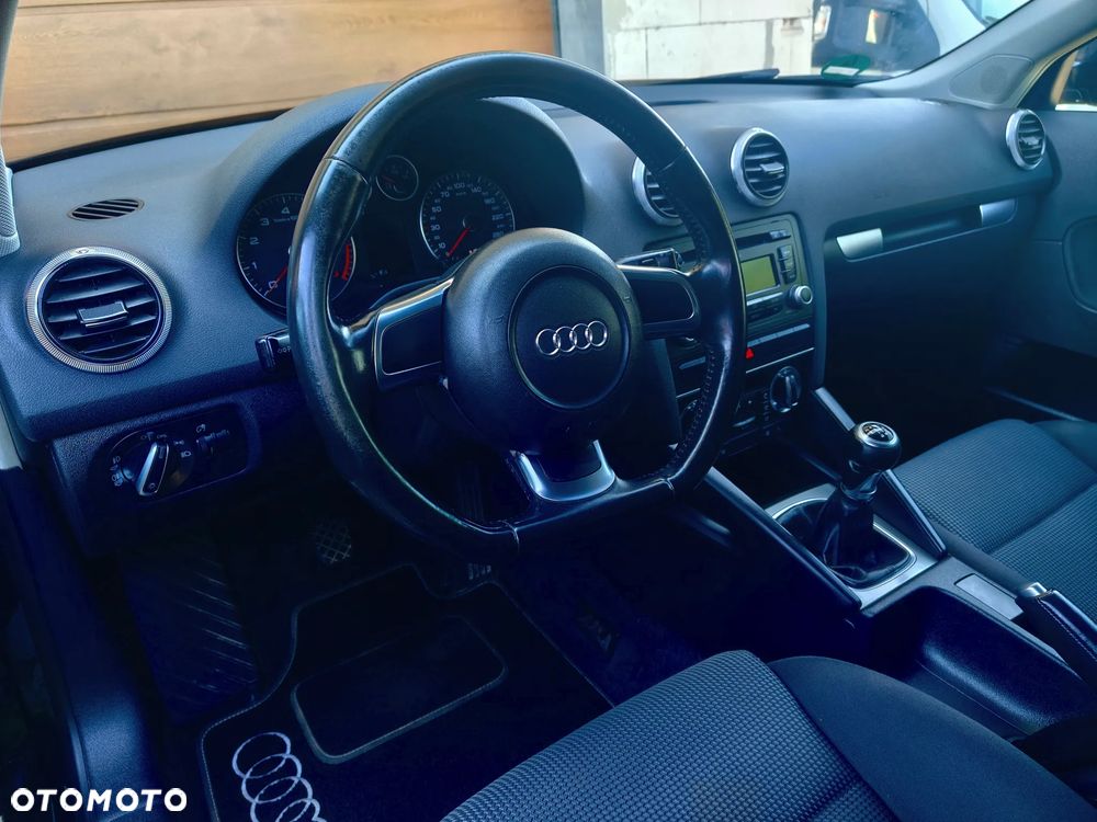 Audi A3 Sportback 1.6 S line Sportpaket (plus) - 14