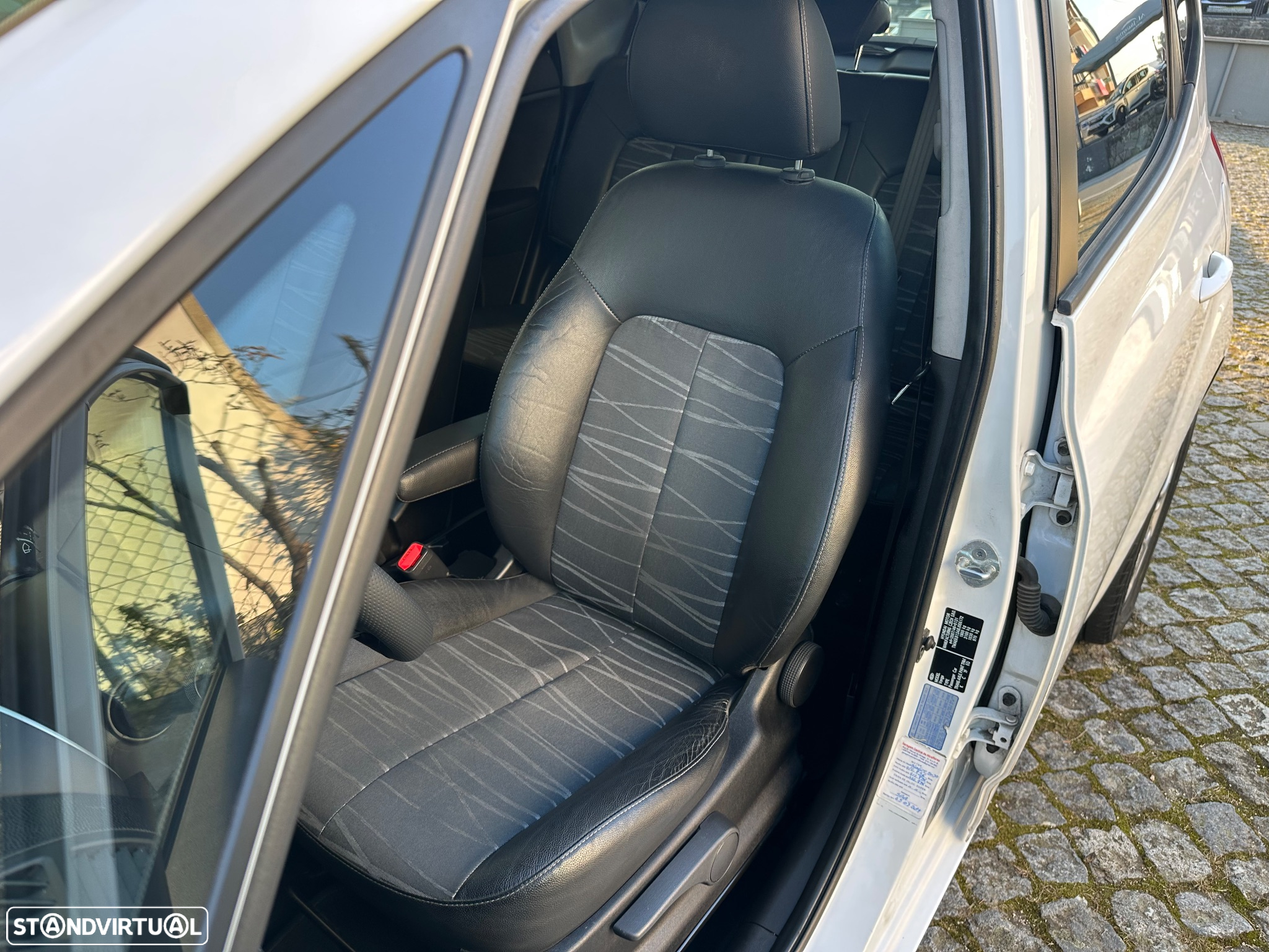 Kia Venga 1.4 CRDi TX ISG - 9