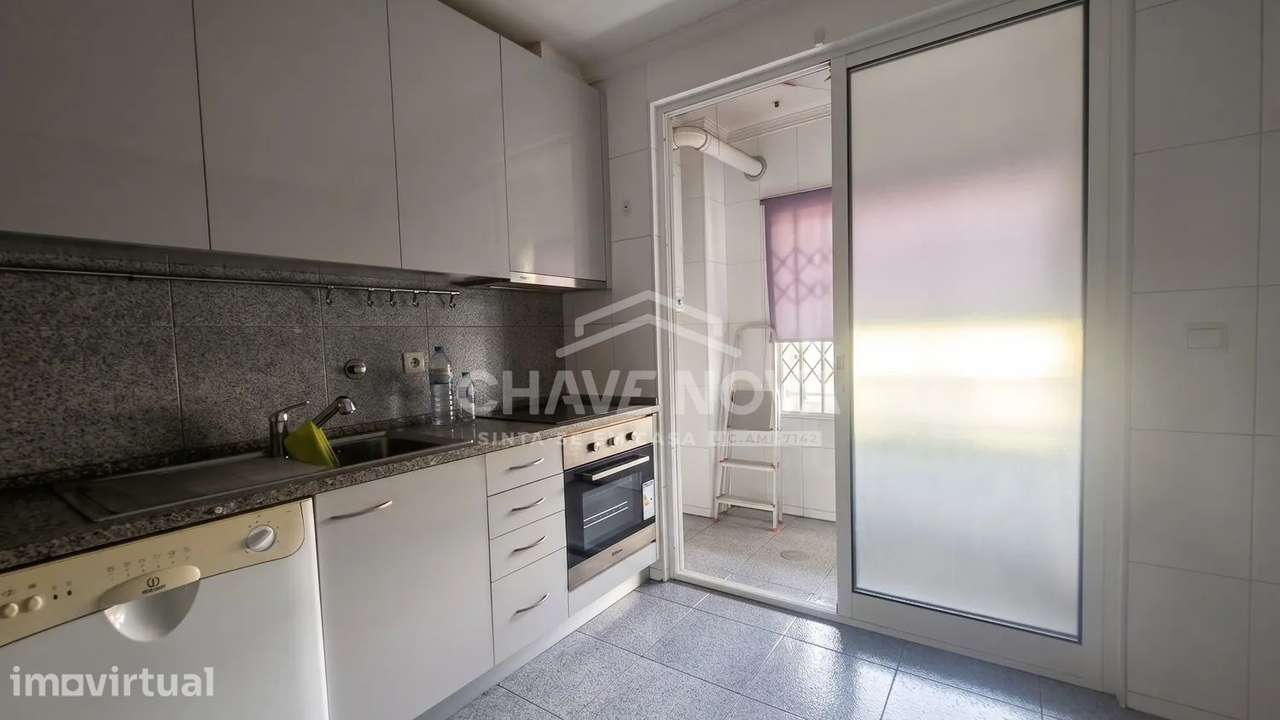 Apartamento T1 Condominio Fechado c/ Lugar de Garagem em Ermesinde - Grande imagem: 2/18