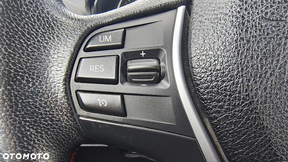 BMW Seria 1 118d Sport Line - 28