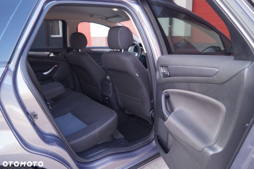 Ford Mondeo - 30