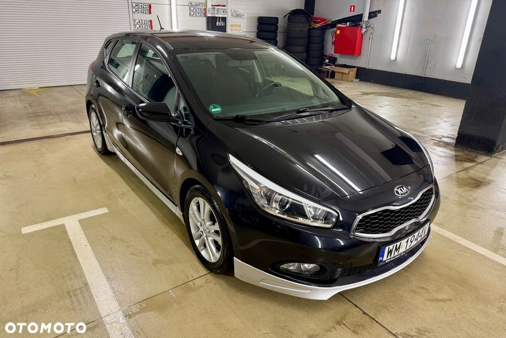 Kia Ceed - 10