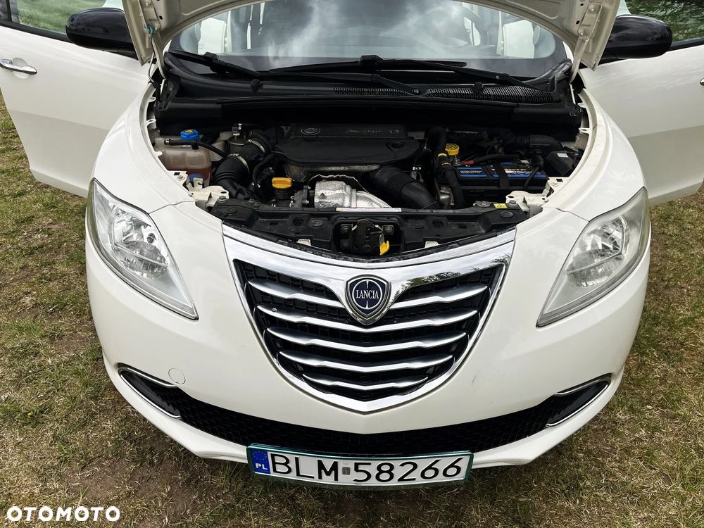 Lancia Ypsilon - 10