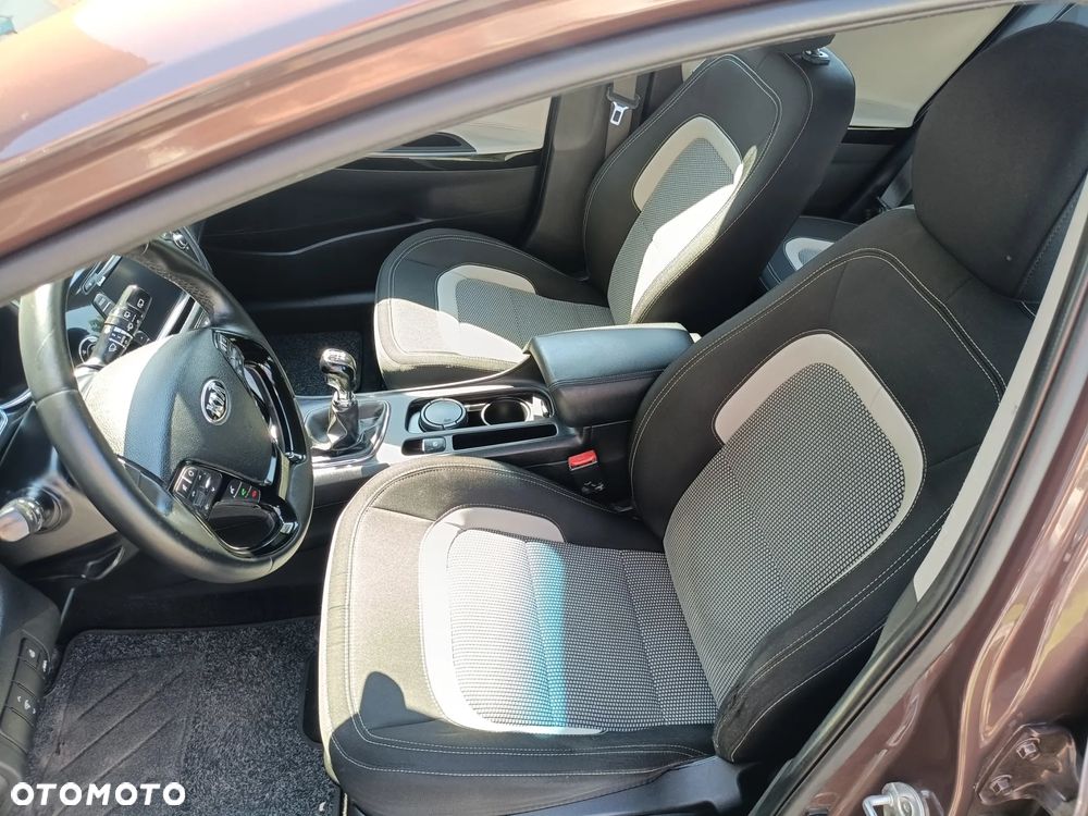 Kia Ceed 1.6 GDI Platinum Edition - 4